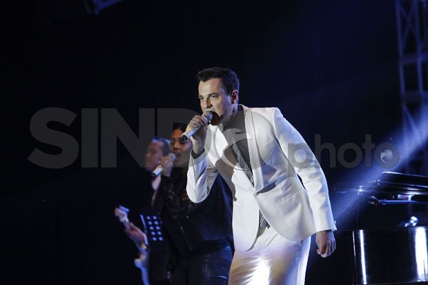 Tommy Page Berikan Banyak Kejutan di Konsernya