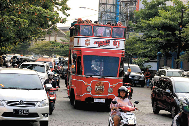 Bustram Semarjawi Tak Laik Jalan
