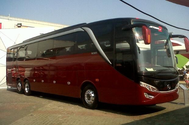 Mercedes-Benz Bus Roadshow Sapa Makassar