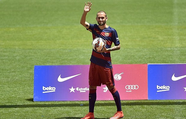 Vidal Resmi Diperkenalkan kepada Fans Barcelona