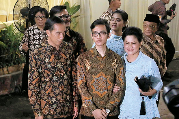 Keluarga Jokowi Resmi Lamar Selvi