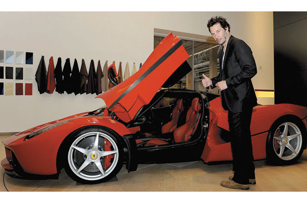 Keanu Reeves Kunjungi Markas Ferrari