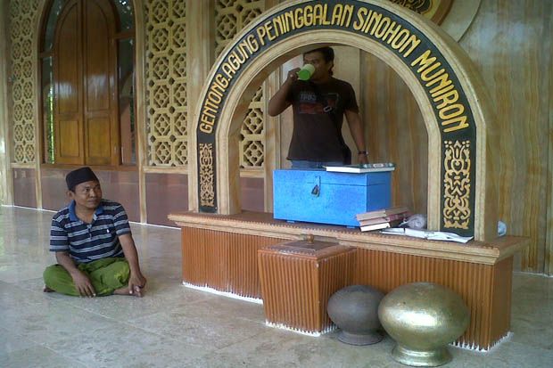 Misteri Gentong Keramat di Masjid Peninggalan Sunan Maneron