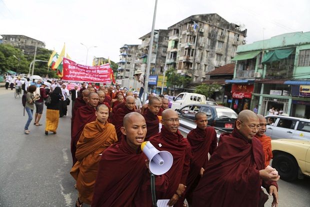 Ratusan Umat Budha Myanmar Tolak Pengungsi Rohingnya