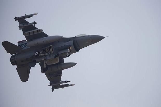 Jet Tempur F-16 AS Jatuh di Douglas, Warga Mengira Bom