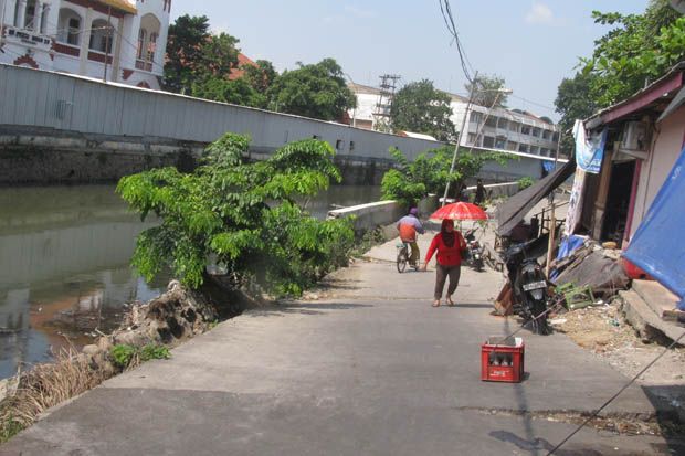 Jalan Inspeksi Mberok Segera Diperbaiki