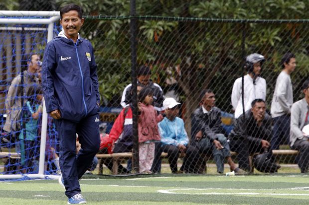 Djadjang Ungkap Sinyal Kualitas Sepak Bola Indonesia Menurun