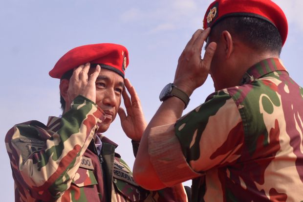 Jokowi Ajak Peserta Upacara HUT Polri Doakan Korban Hercules