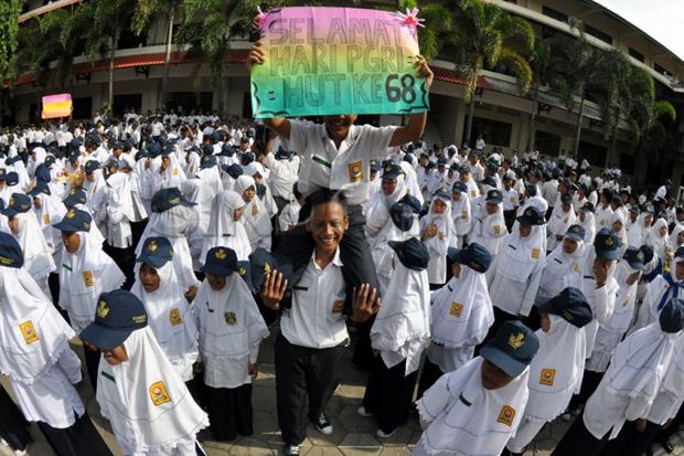 Seleksi CPNS Ditunda, Indonesia Diambang Krisis Guru SD