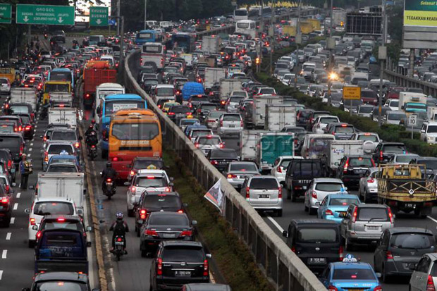 Puncak Mudik di Tol Jakarta-Cikampek Diprediksi 15 Juli