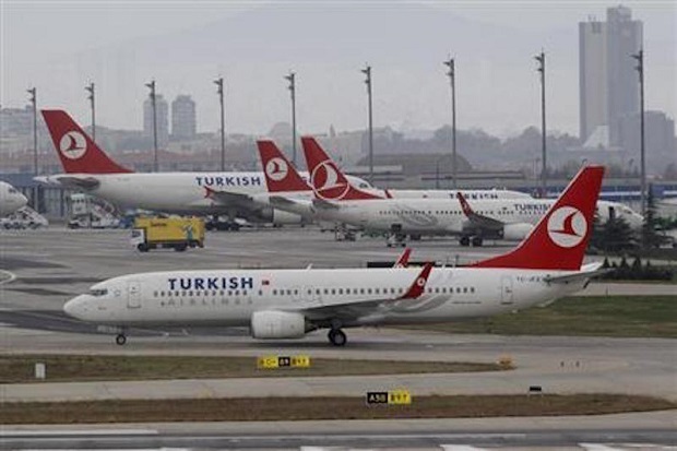 Diteror Bom, Turkish Airlines Mendarat Darurat di Delhi