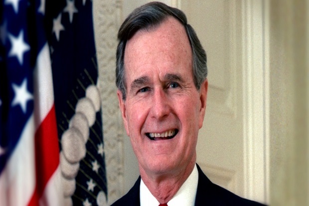 Jatuh, Mantan Presiden AS George HW Bush Patah Tulang Leher