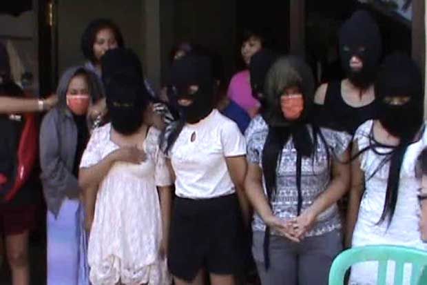 Sembilan Wanita Muda dan Enam Pria Ditangkap saat Pesta Miras