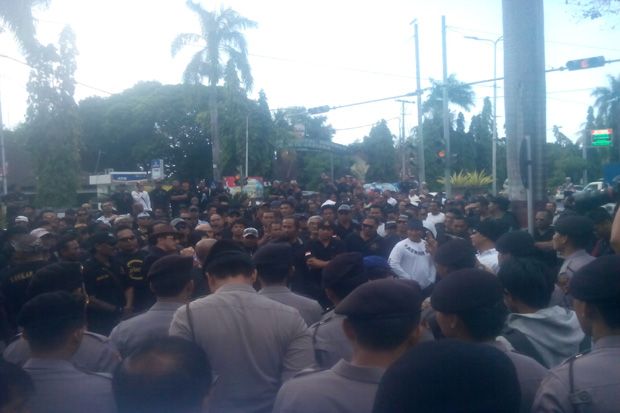 Laskar Bali Kepung PN Denpasar, Desak Tolak Praperadilan Margareta