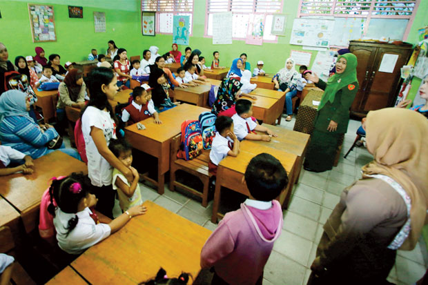 Ratusan Guru di Palembang Absen