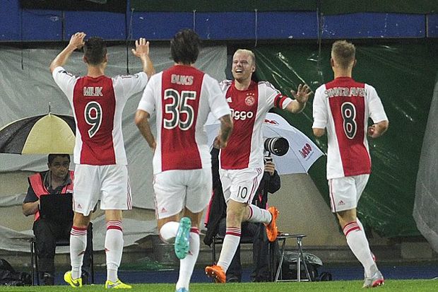 Ajax Buang Peluang, Ditahan 10 Pemain Rapid