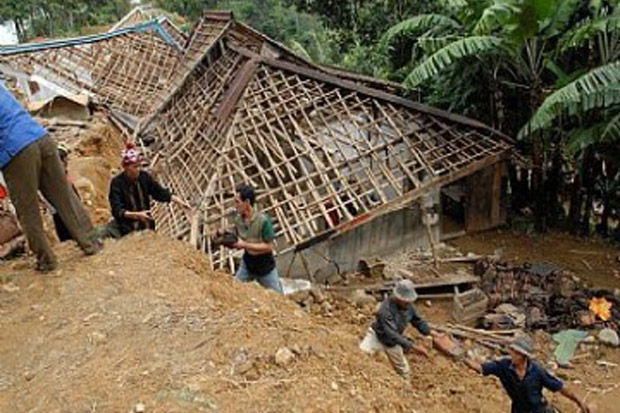 Longsor di Bandung Barat, Dua Pekerja Bangunan Tewas Tertimbun
