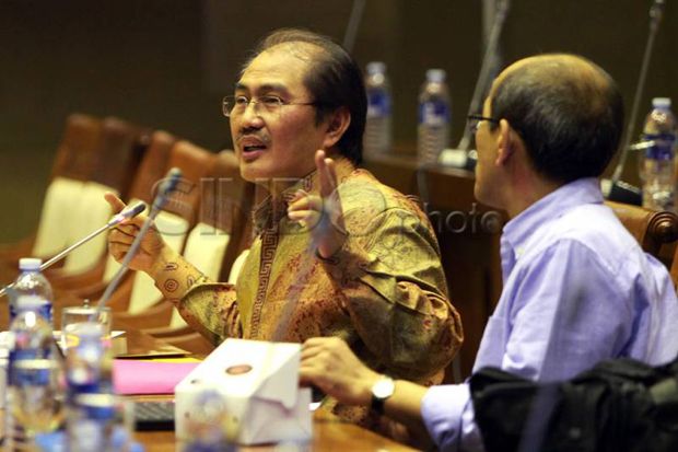 Soal Pasal Penghinaan, Eks Ketua MK Bela Jokowi