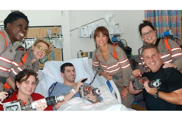 Pemain Ghostbusters Kunjungi Anak-anak di Rumah Sakit