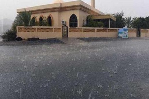 Fenomena Aneh, Iran Panas 72 Derajat Celsius tapi Saudi Banjir