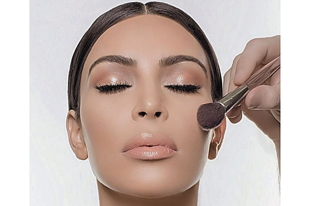 Kelas Make-up Kim Kardashian