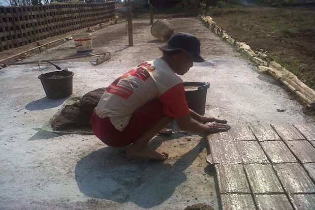 Kemarau, Warga Subang Alih Profesi Jadi Pembuat Batu Bata
