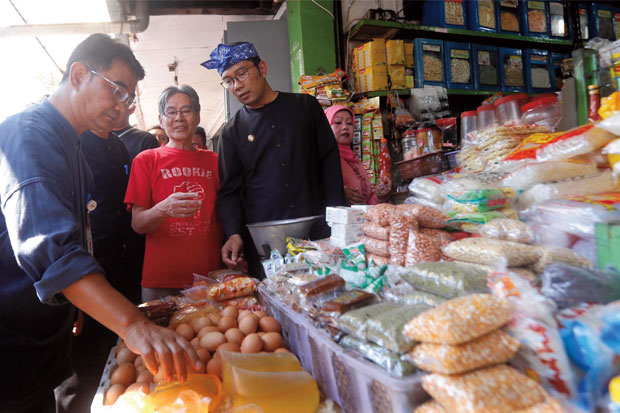 Pasar Tumpah Harus Tutup Pukul 06.00 WIB