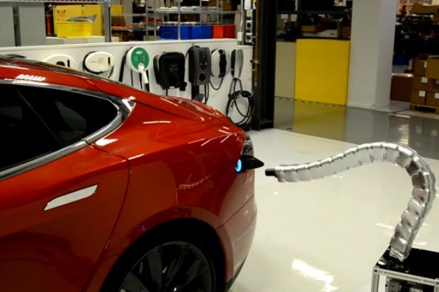 Ada Robot Ular di Stasiun Pengisian Tesla