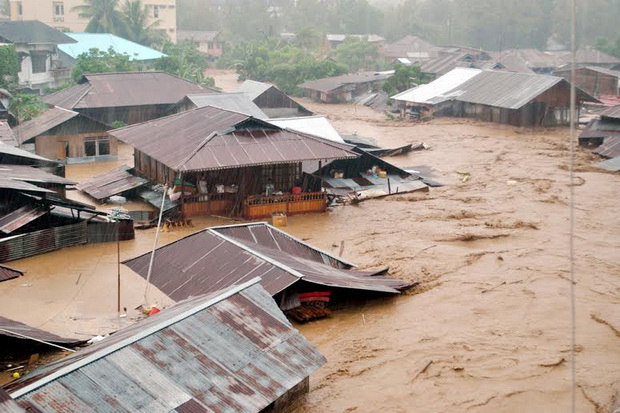 Banjir Lumpuhkan Jalur Lintas Sumatera-Padang-Bengkulu