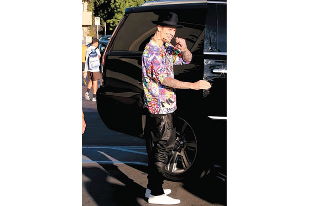 Justin Bieber Modifikasi Interior Cadillac Escalade Miliknya