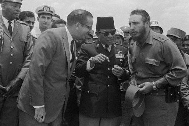 Kecerdikan Soekarno Manfaatkan Soviet dan Amerika