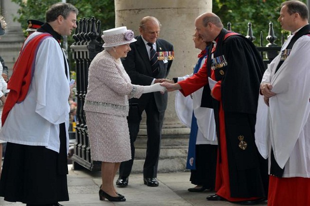 Ratu Elizabeth Pimpin Perayaan Akhir Perang Dunia II