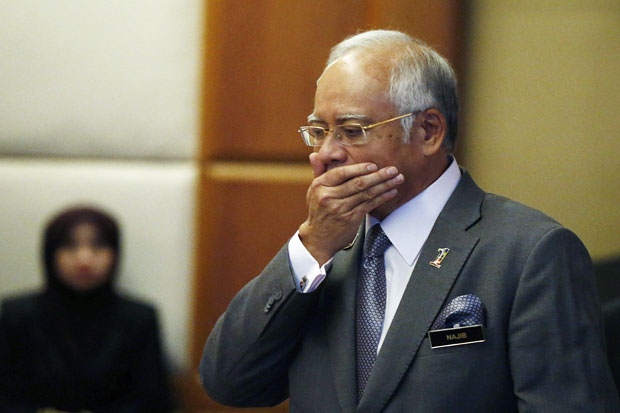 Demonstran Pro-Demokrasi Malaysia Tuntut PM Najib Lengser
