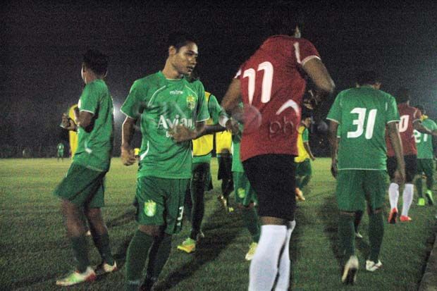 Persebaya Adaptasi Main Malam Lawan Persib Bandung