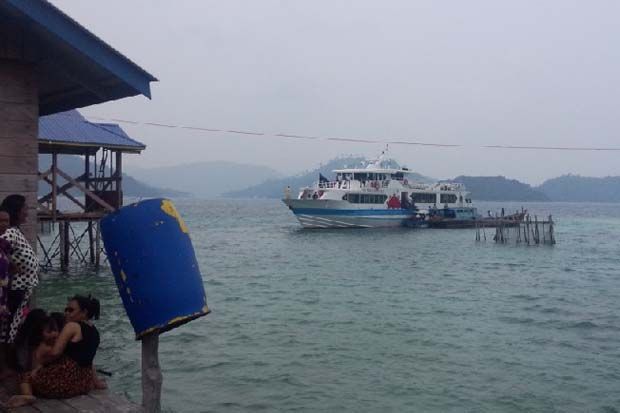 Tabrak Karang, Ferry Trans Nusantara Kandas di Letung