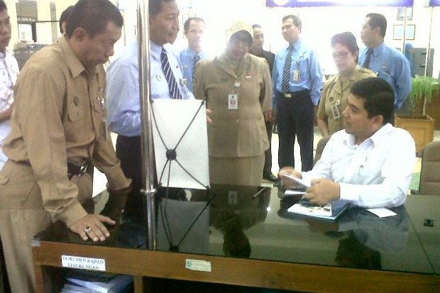 Sidak Dinas Perizinan Kota Yogya, Menteri Yuddy Puas