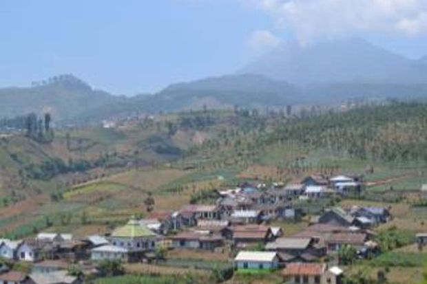 Lokasi Kebakaran Gunung Slamet Sulit Dijangkau