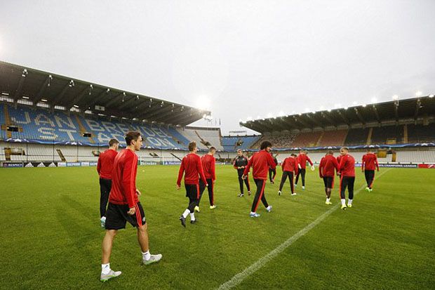 Hujan Es Sambut United di Kandang Club Brugge