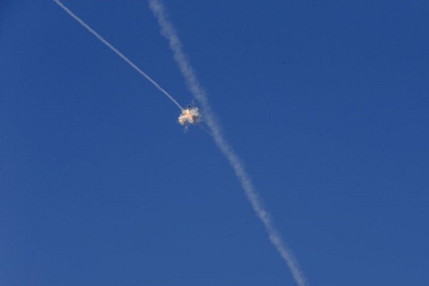 Diserang Roket, Israel Bombardir Instalasi Senjata Hamas