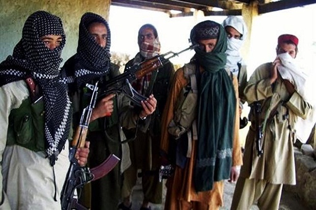 Al-Qaeda Jatuhkan Hukum Cambuk pada 10 Pemabuk