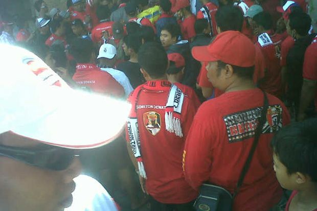 Jokowi Buka Piala Presiden 2015, Suporter Antusias