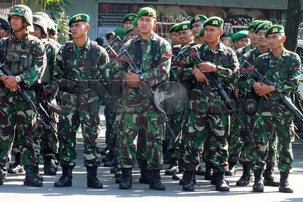 Olah TKP Tim Inafis Mabes Polri Dikawal Ketat TNI