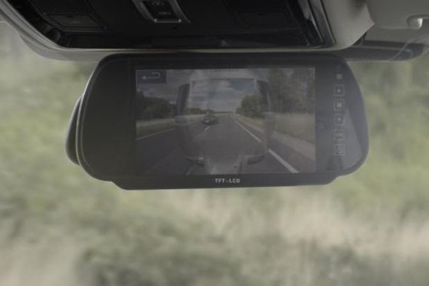 Land Rover Memperkenalkan Sistem Trailer Tembus Pandang