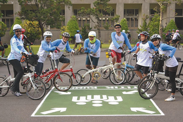 Bersepeda untuk Kurangi Kemacetan dan Polusi