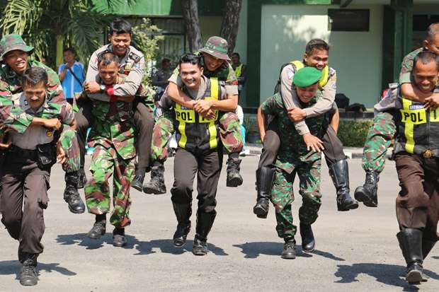 Pasca Bentrok Polman, TNI-Polri Kompak Patroli Bareng