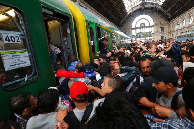Ratusan Imigran Timbulkan Kekacauan di Stasiun Budapest