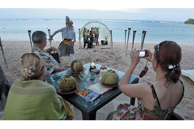 Geliat Pantai Mengiat Contoh Sukses Pariwisata Berbasis Masyarakat