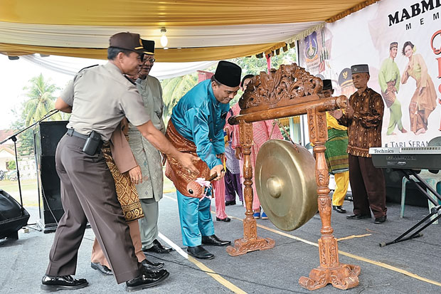 Wali Kota Buka Festival Seni Budaya Melayu 2015