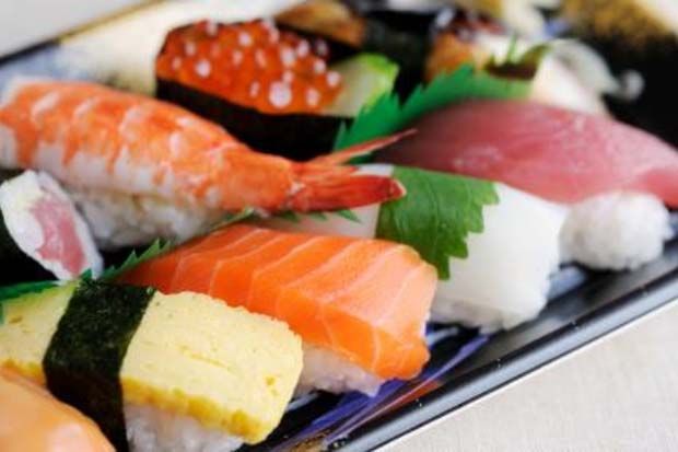 Ibu Hamil Hindari Konsumsi Sushi