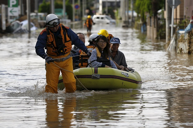 PM Jepang Kunjungi Daerah Banjir